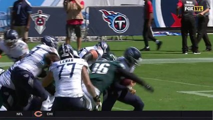 Derek Barnett bull rushes Marcus Mariota for sack
