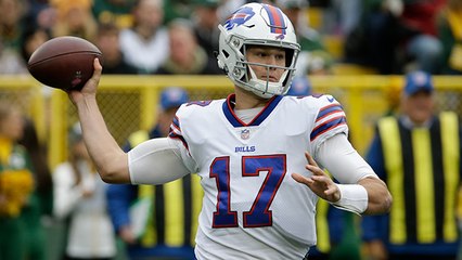 Josh Allen launches deep ball to Kelvin Benjamin for 34-yard gain