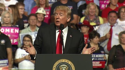 Trump diz que ele e Kim Jong Un estão 'apaixonados'
