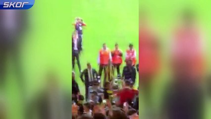 Taraftardan  Fenerbahçeli futbolculara protesto