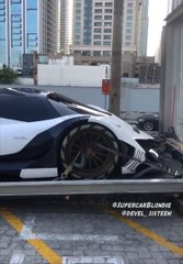 Elle se fait livrer sa nouvelle supercar, une 5,000hp Devel Sixteen avec un V16 sous le capot