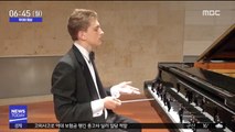 [투데이 영상] 원맨쇼…엉뚱한 피아노 연주