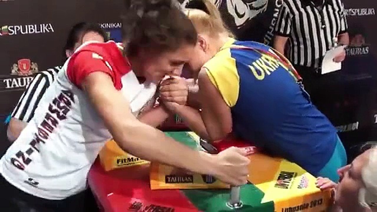 When Women Play Arm-Wrestling
