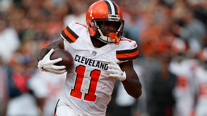 Baker Mayfield connects with Antonio Callaway in stride for 59 yards