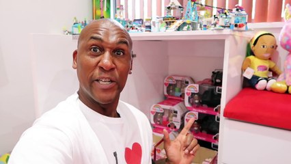 OPENING TIANA'S NEW TOYS | Toys AndMe