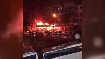 İzmir Üç İşyeri Yangında Zarar Gördü