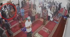 Endonezya'da, Depreme Camide Yakalanan Cemaatin Korku Dolu Kaçısı Kameraya Yansıdı