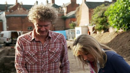 Richard III - Unseen Footage of His Skeleton