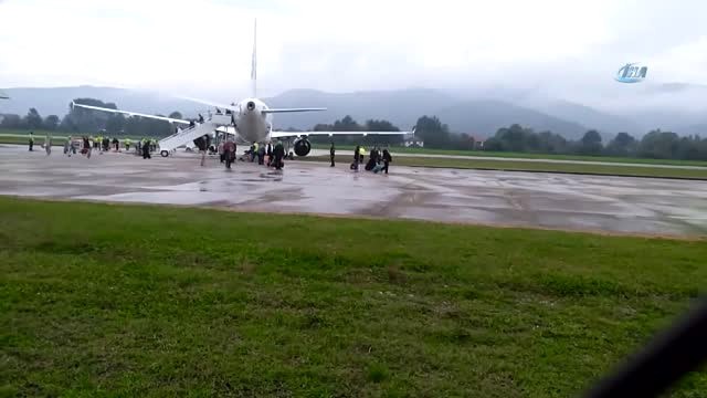 Zonguldak'ta Uçak Pistten Çıktı