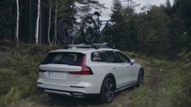 New Volvo V60 Cross Country with bikes