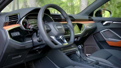 2018 Audi Q3 Interior Design in Pulse orange