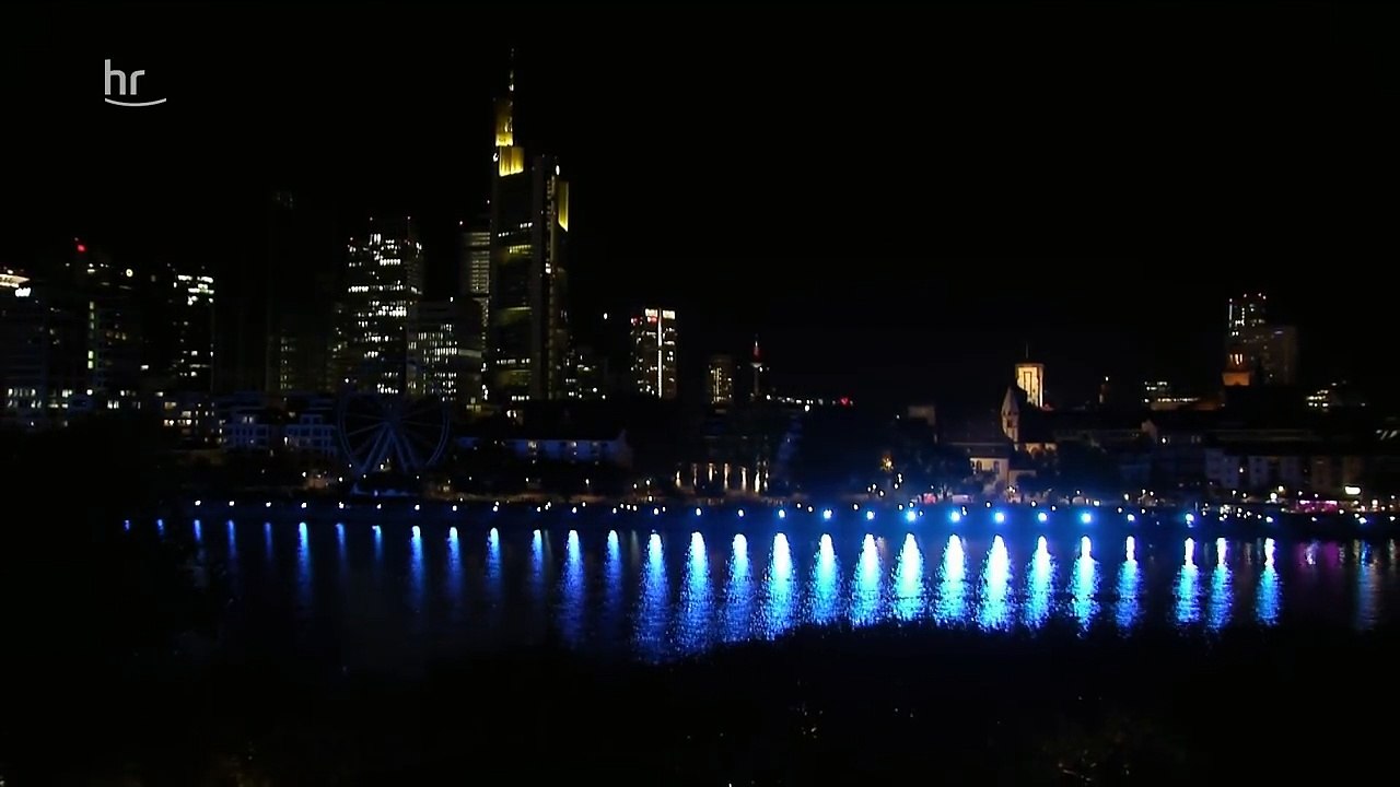 Die spektakuläre Drohnenshow -Inszenierung „Symphonie für die Frankfurter Altstadt: Sternenbilder“
