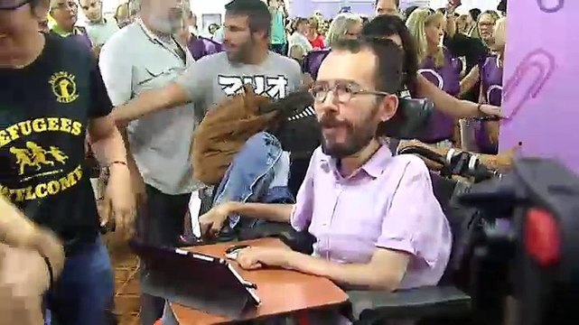 Bescansa le responde a Iglesias: “Las gallegas no dejamos de serlo cuando emigramos”