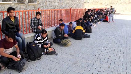 Başkale'de 161 düzensiz göçmen yakalandı - VAN