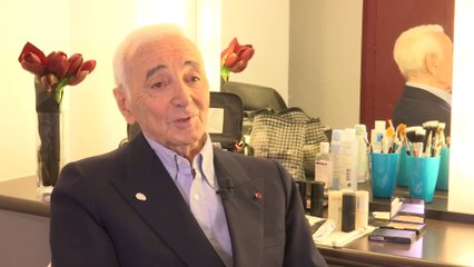 "Je n'ai jamais refusé une décoration car j'ai tellement attendu", nous confiait Aznavour en 2016 lorsqu'il obtenait son étoile sur Hollywood Boulevard