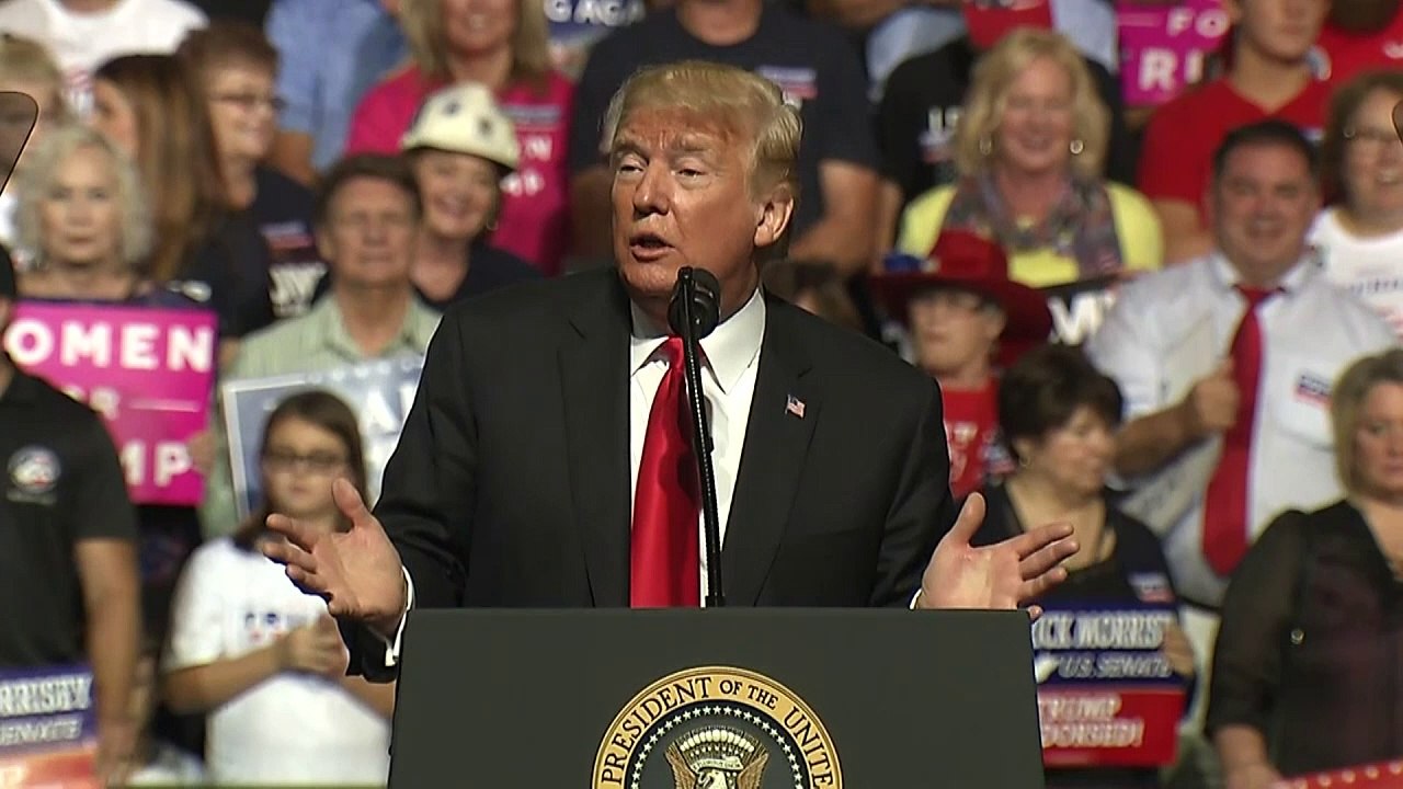 Trump dice que él y Kim Jong-un están enamorados