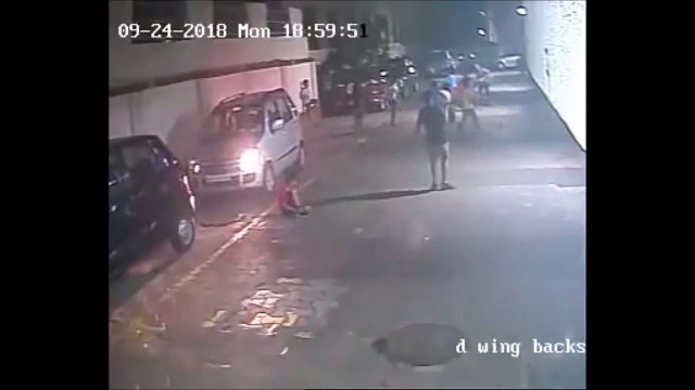 Un enfant se fait ecraser par voiture et se relève indemne !