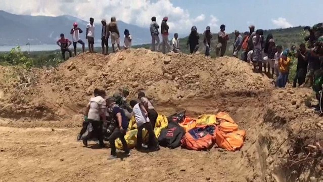 Se elevan a 1.200 los muertos por los terremotos y el tsunami en Indonesia