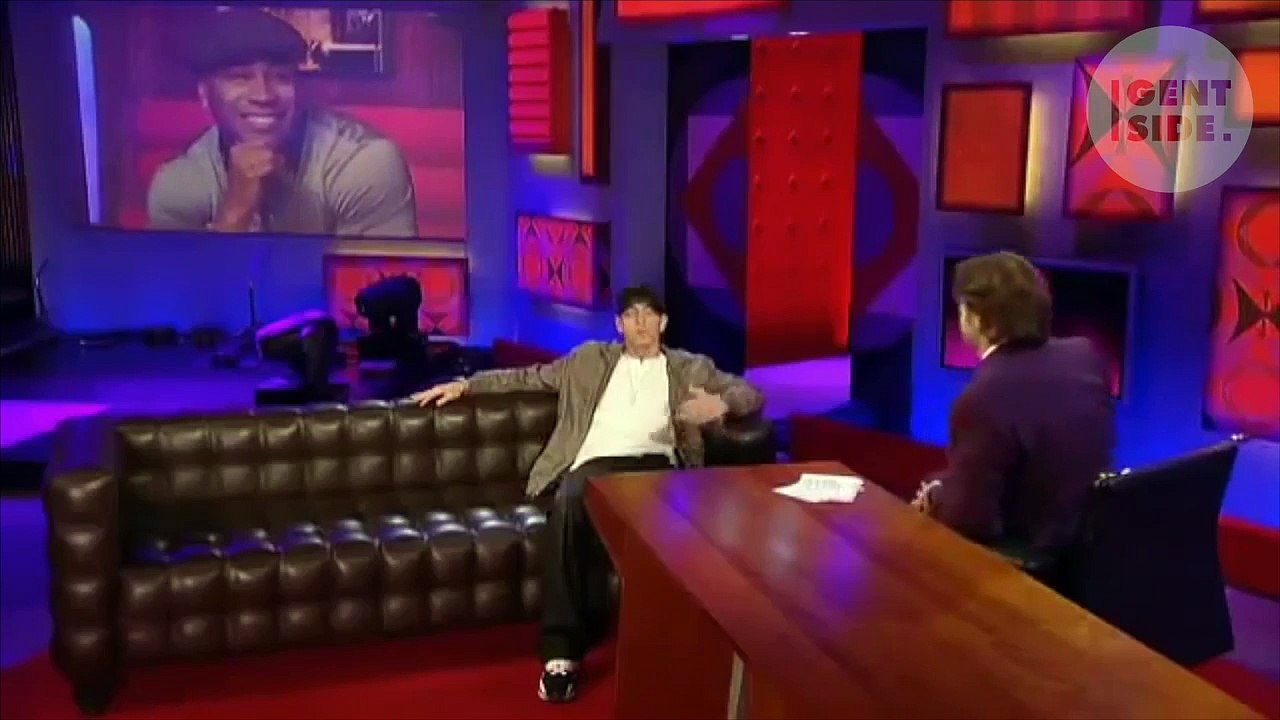 Un vídeo afirma que Eminem murió en 1999 y fue reemplazado por un androide