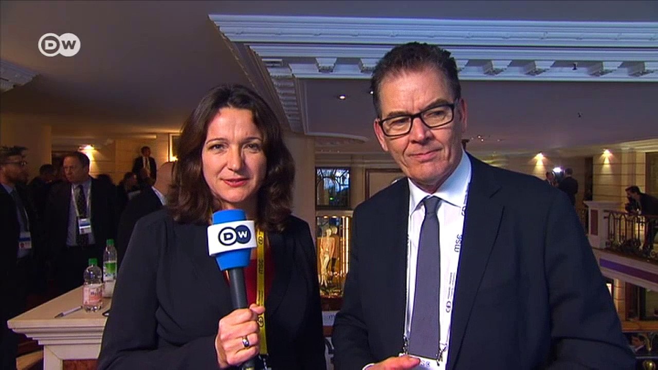 Entwicklungsminister Gerd Müller: "Afrika ist Chancen-Kontinent" | DW Deutsch