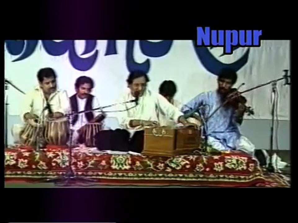 Apni Dhun Mein - Ghulam Ali Songs - Ghazal - Mehfil Mein Baar Baar