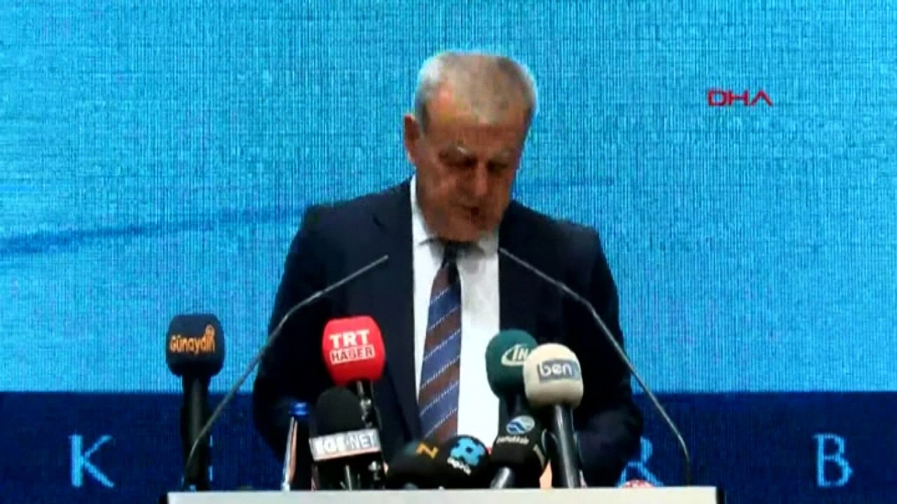 Aziz Kocaoğlu aday olmayacağını açıkladı