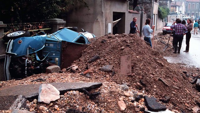 Inondations de 1988 à Nîmes : C'est un désastre