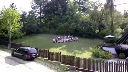 Dron derribado: plano familiar termina en la cara de ella