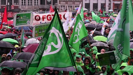 Liège manifestation en front commun sur l'espace Tivoli
