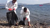 İzmir Bakanlık Foça'da Petrolün Aktığı Deniz Yüzme ve Balık Avlama İçin Uygun Hale Getirildi