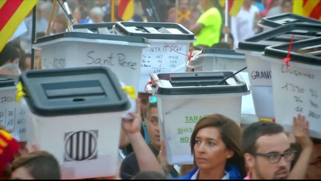 Unrest in Barcelona as Catalan separatists and police clash