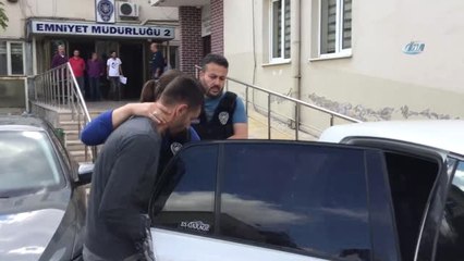 Evin Salonunda 'Esrar Havuzu'