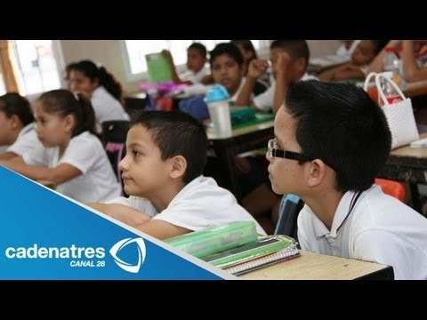 Maestros de Michoacán regresan a las aulas