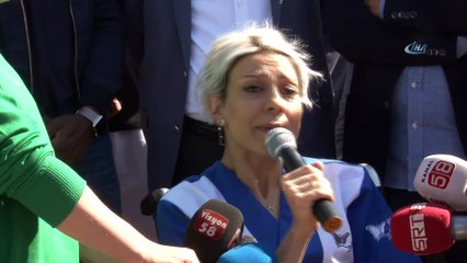 Sivassporlu futbolcu ve öğrencilerden hayvan oteline ziyaret