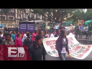 Sección 22 de Oaxaca marcha en protesta por  asesinato de normalistas / Nacional