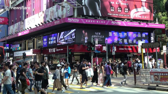 Tourists from mainland China flock to Hong Kong during Golden Week