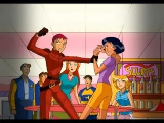 Totally Spies | Alex Vs Bully