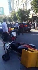 Aracını yayaların üzerine sürdü!