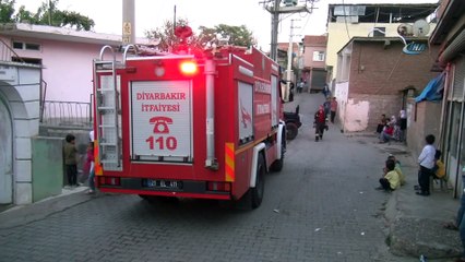 Yangında mahsur kalan vatandaşı itfaiye kurtardı