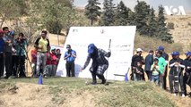 در این مسابقات ورزشکاران جوان از طبقه ذکور و اناث ولایت های هرات کابل و بامیان شرکت کرده بودند. یکتن از ورزشکاران به صدای امریکا گفت که این بازی معتبر است، خیلی