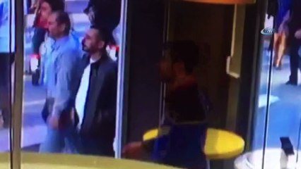 Dehşet anları kamerada...Vatandaşların üzerine arabayı böyle sürdü