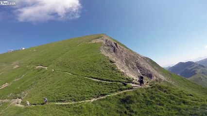 Ce drone se crashe et descend toute la montagne !