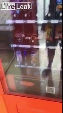 Ce distributeur vend des.. jouets pour adultes !