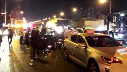 경인선 부평나들목 인근 8중 추돌 사고...1명 사망 / YTN