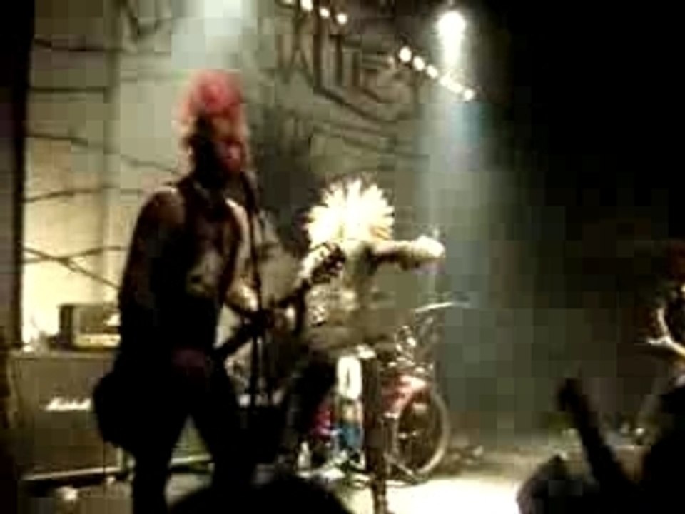 The Casualties - Social Outcast