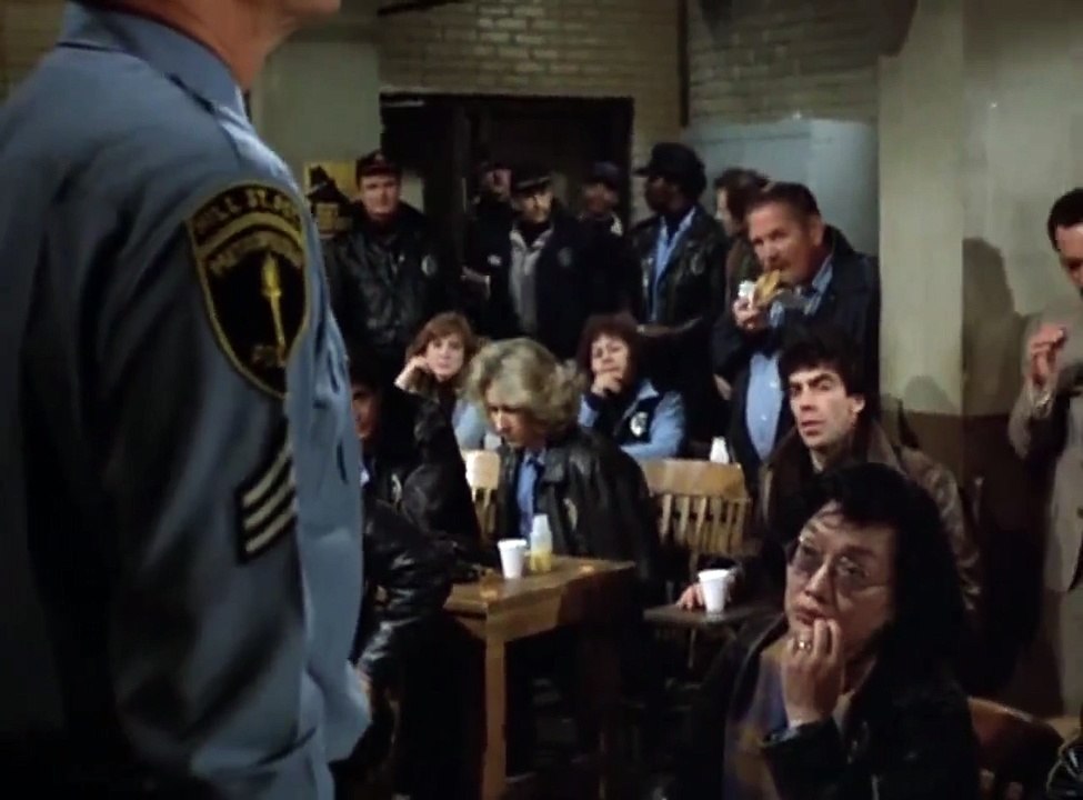 Hill Street Blues S02E16 Personal Foul