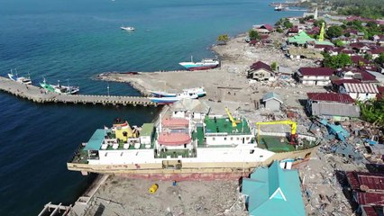 حوالى 1400 قتيل في الزلزال في إندونيسيا