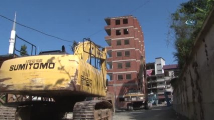 Rize'de Yaşanan Selde Gündeme Gelen 7 Katlı Bina Bugün Yıkılacak