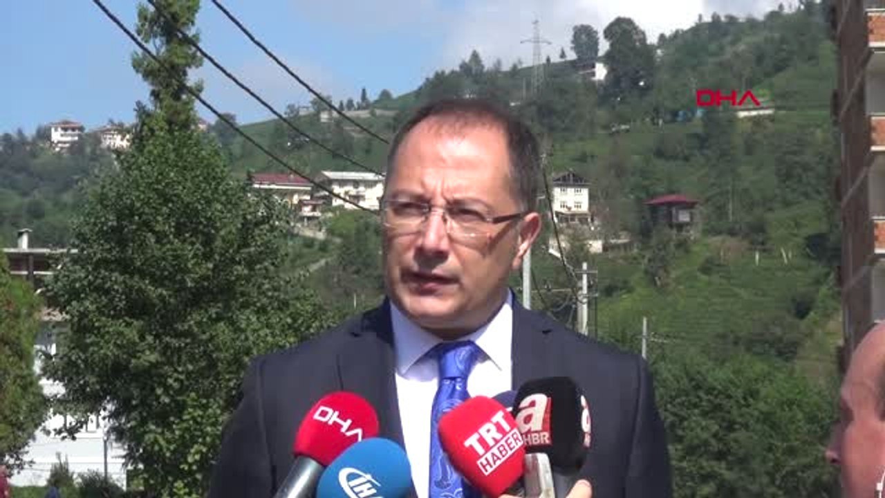 Rize'de Dere Yatağındaki 7 Katlı Apartmanın Yıkımına Başlandı