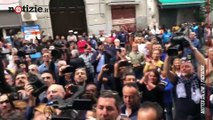 Immigrati felici della presenza di Salvini a Napoli 